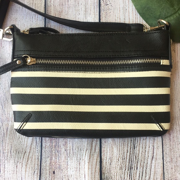 ▪️Black and White Striped Purse▪️ - Picture 2 of 4